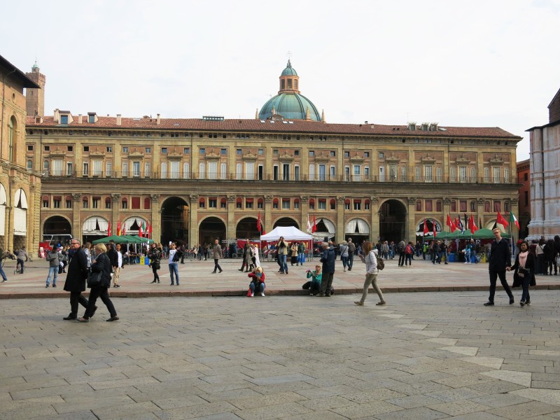 Bologna Piazza Maggiore Palazzo dei Banchi